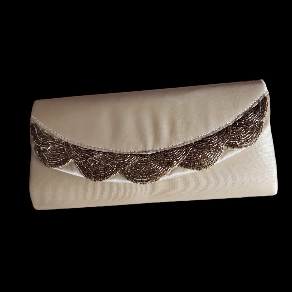 Tevolio vintage ivory and gold beaded clutch